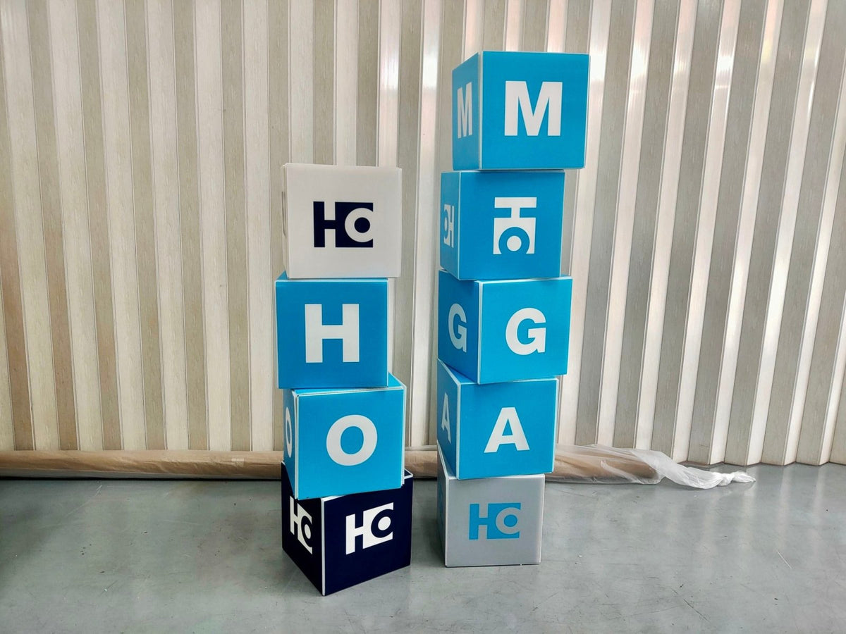 กล่องลูกเต๋า กล่องฟิวเจอร์บอร์ดทรงลูกเต๋า พิมพ์คมชัด เหมาะสำหรับงานอีเวนต์ และดิสเพลย์สินค้า