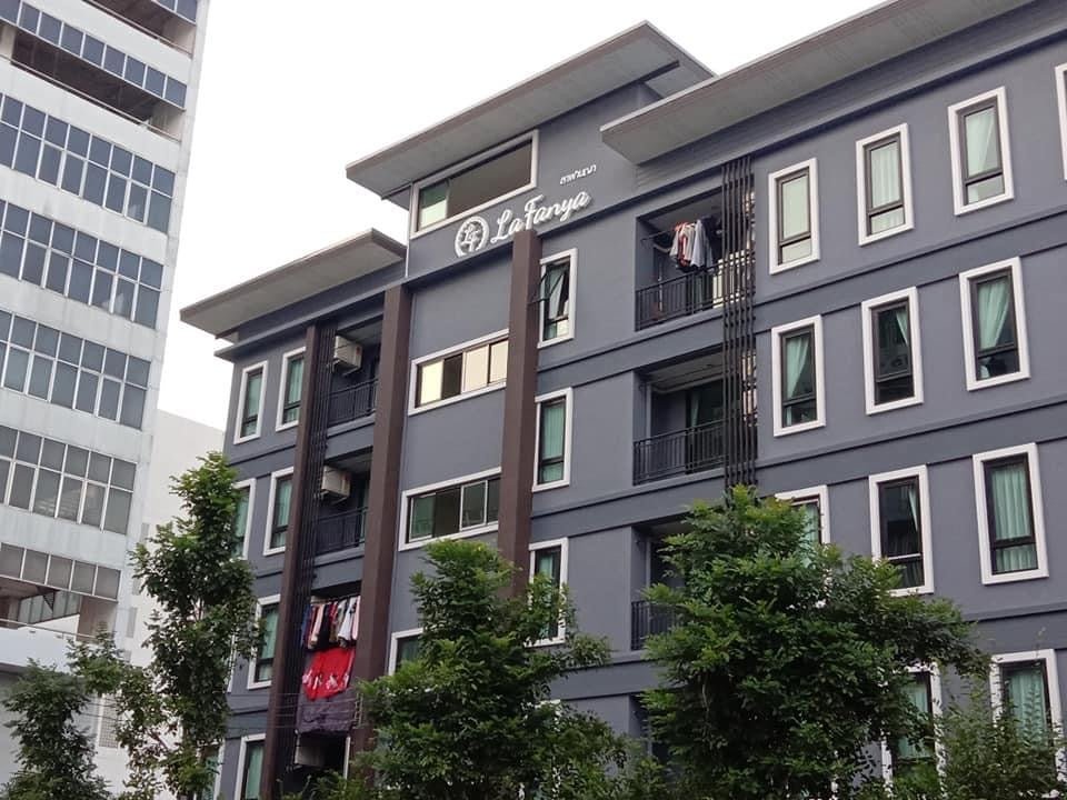 ป้ายอพาร์ตเมนต์ ดีไซน์ชัดเจน ทนทาน เหมาะสำหรับอาคารพักอาศัยและโครงการอสังหาริมทรัพย์