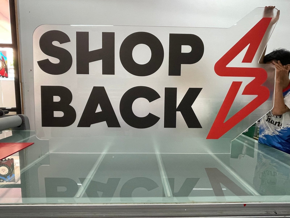 ป้ายอะคริลิคใส และพิมพ์อะคริลิคใส โปร่งใส พิมพ์คมชัด ดีไซน์หรูหรา เหมาะสำหรับป้ายบริษัท ร้านค้า และงานตกแต่งอาคาร