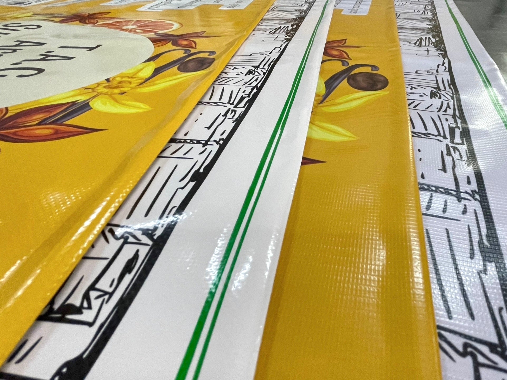 ไวนิลอิงค์เจ็ท เปรียบเทียบเกรด สีสดทนแดดฝน เหมาะสำหรับงานโฆษณา ป้ายหน้าร้าน และอีเวนต์