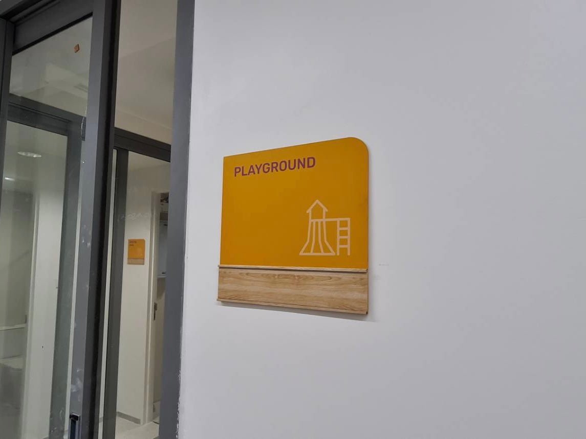 ป้ายโรงพยาบาลสัตว์ ดีไซน์ชัดเจน ทนทาน เหมาะสำหรับคลินิกรักษาสัตว์ โรงพยาบาล และองค์กรเกี่ยวกับสัตว์เลี้ยง