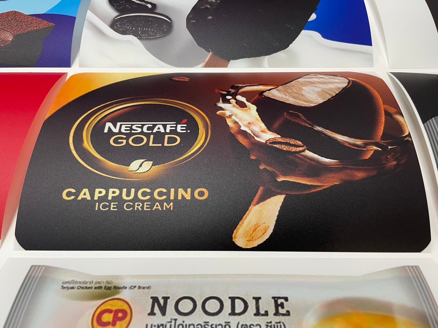 แบคลิทฟิล์ม Backlit Film สำหรับป้ายกล่องไฟ สีสด สว่างชัดเจน เหมาะสำหรับงานโฆษณาและโปรโมชัน