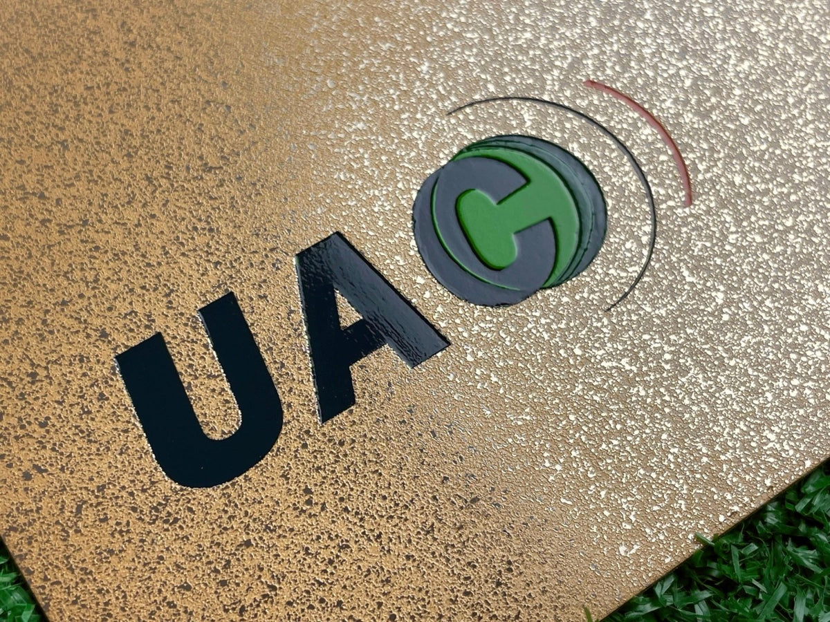 ป้ายทองเหลือง กัดกรด กัดทราย ดีไซน์หรูหรา แข็งแรง เหมาะสำหรับองค์กร หน่วยงาน และอาคารหรู