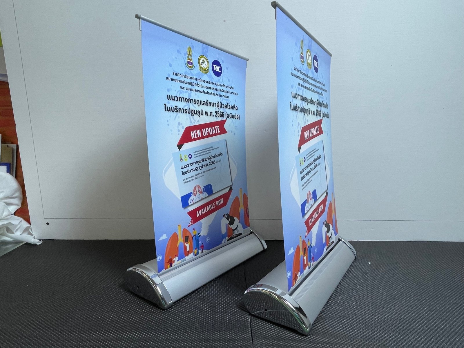 Mini Roll Up โรลอัพขนาดเล็ก น้ำหนักเบา ติดตั้งง่าย เหมาะสำหรับโปรโมชัน ร้านค้า และบูธแสดงสินค้า