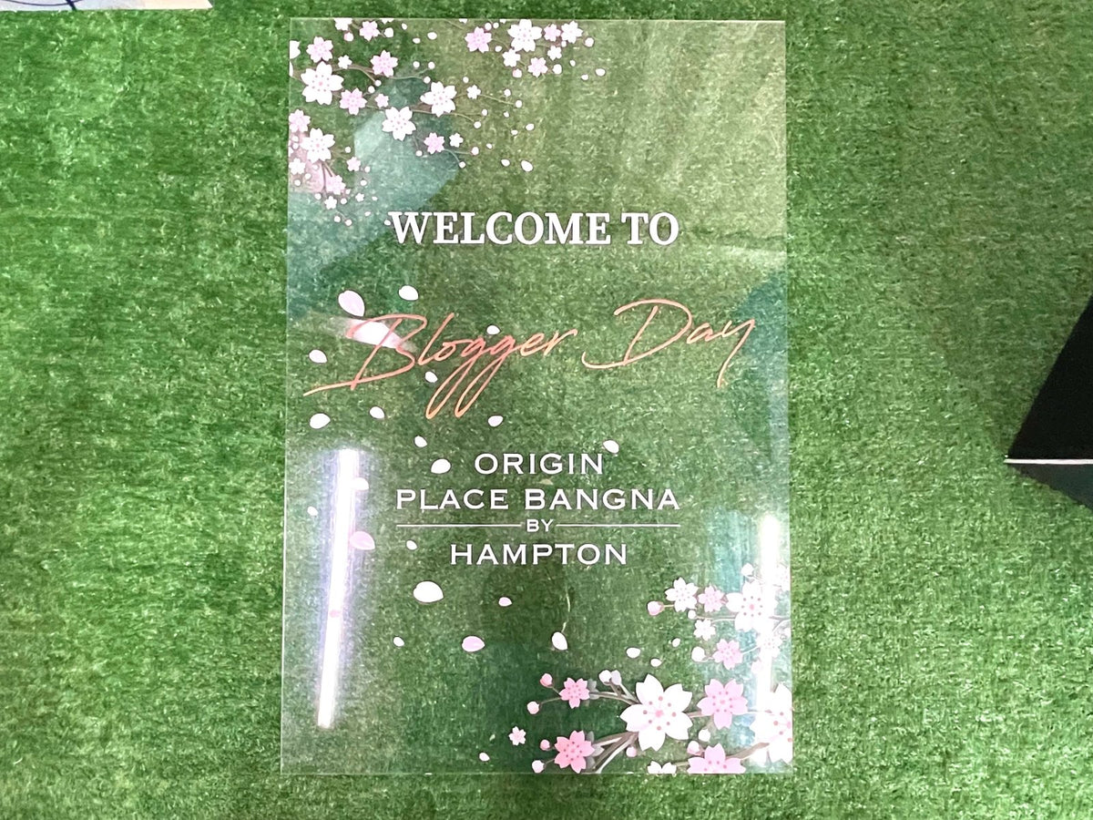 ป้ายอะคริลิคใส และพิมพ์อะคริลิคใส โปร่งใส พิมพ์คมชัด ดีไซน์หรูหรา เหมาะสำหรับป้ายบริษัท ร้านค้า และงานตกแต่งอาคาร