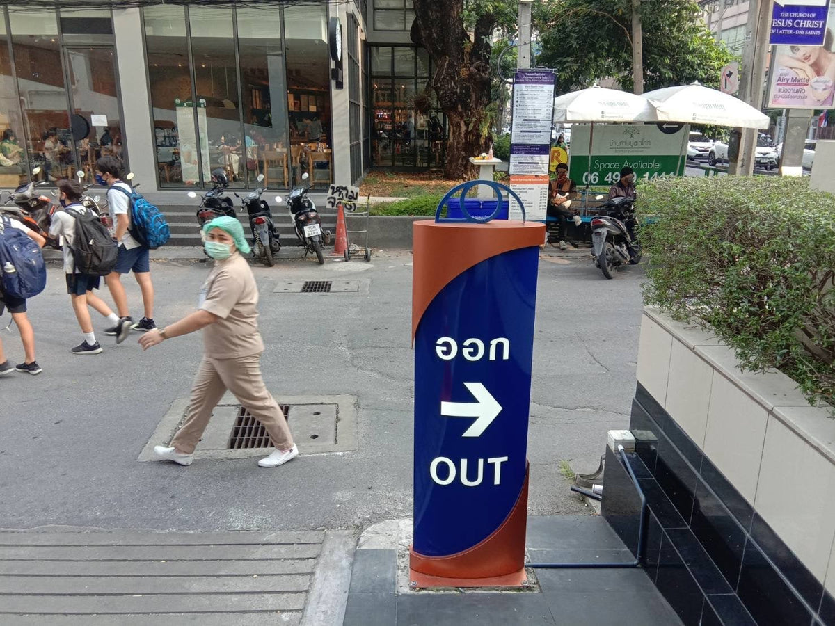 ป้ายตั้ง Totem ป้ายเสาบอกทาง เสาประชาสัมพันธ์ ดีไซน์สูงเด่น เหมาะสำหรับห้างสรรพสินค้าและอาคาร