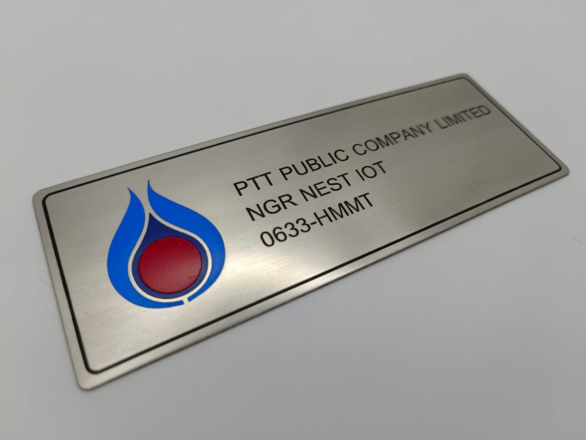 ป้ายเนมเพลท เนมแทก และป้ายกัดกรดเซาะร่อง ตัวอักษรคมชัด ทนทาน เหมาะสำหรับป้ายชื่อบริษัท เครื่องจักร และงานอุตสาหกรรม