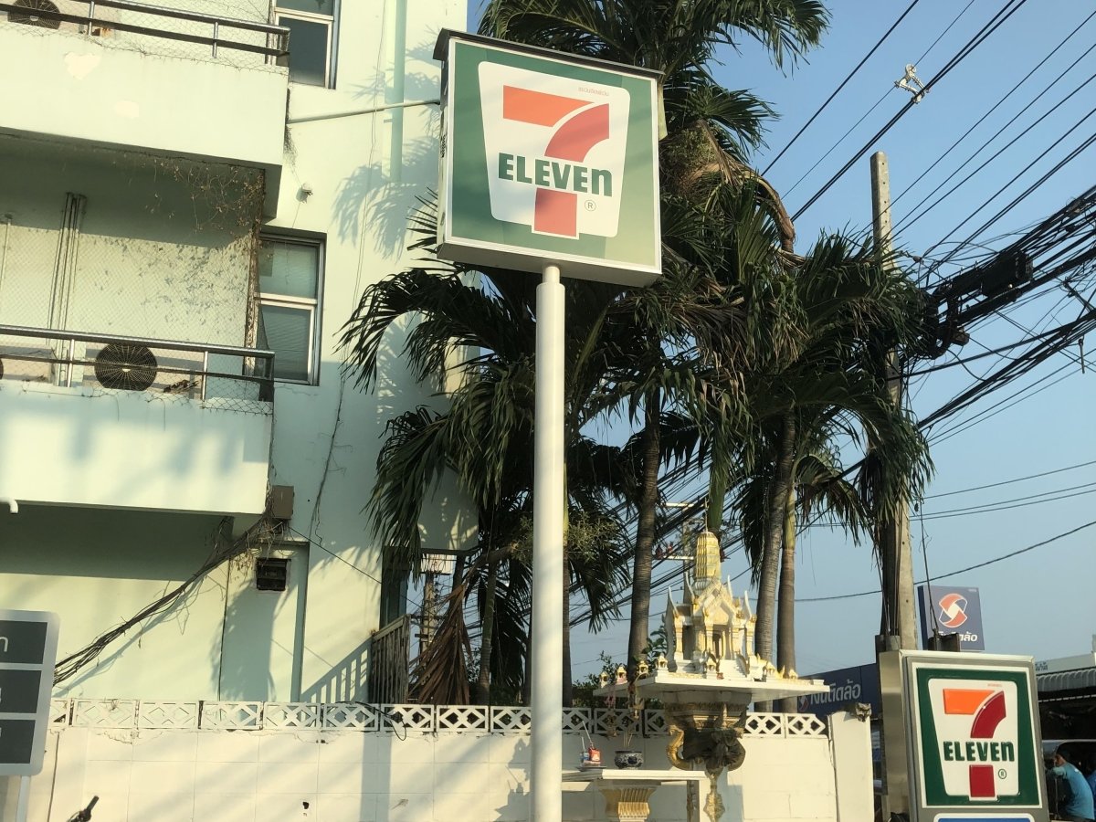 ป้ายเสา Pylon ป้ายทาวเวอร์ ดีไซน์โดดเด่น แข็งแรง ทนทาน เหมาะสำหรับป้ายบริษัท โครงการ อาคาร และงานโฆษณากลางแจ้ง