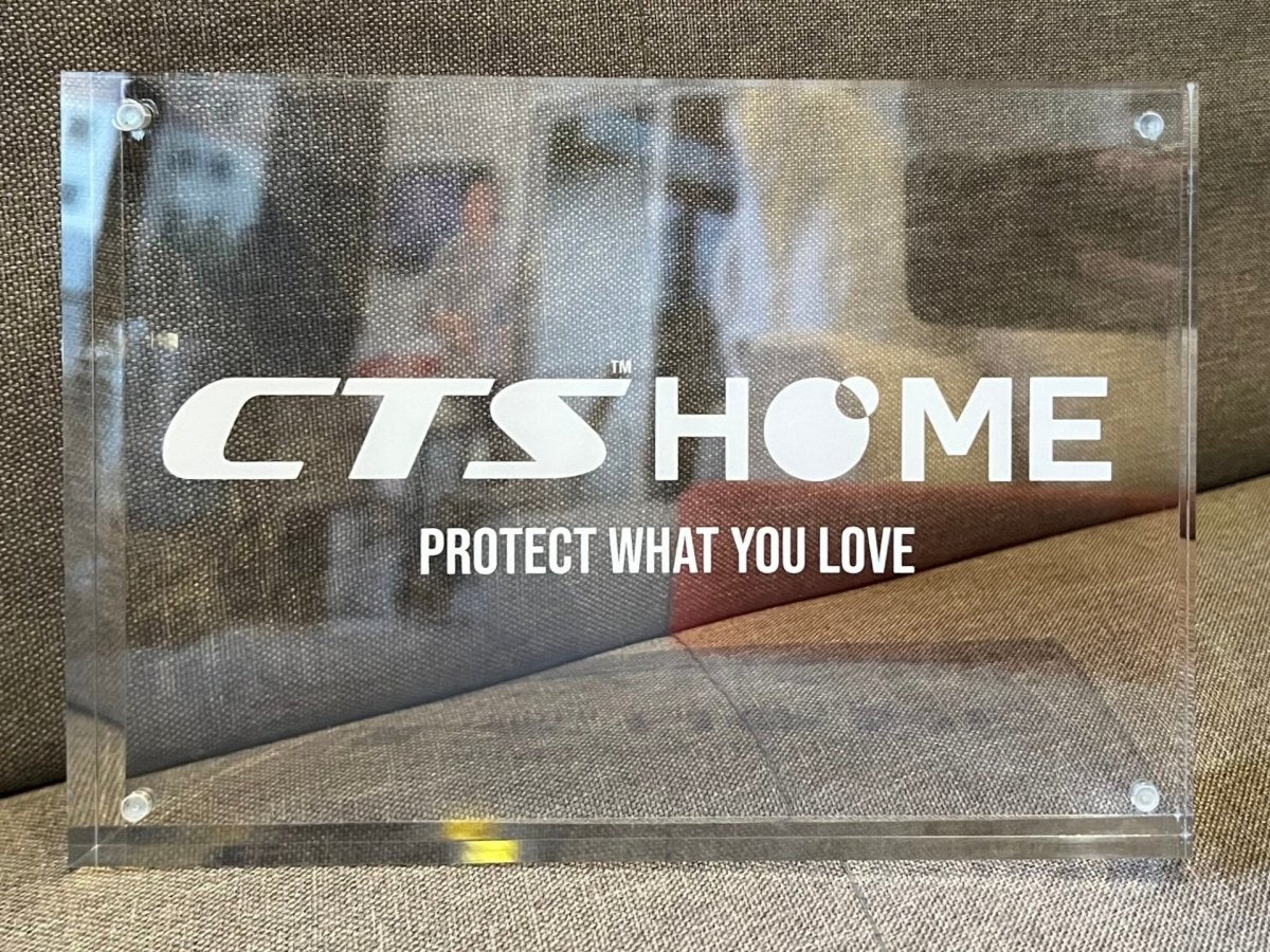 กรอบอะคริลิคใสพิมพ์โลโก้ - Octopus Media Solutions