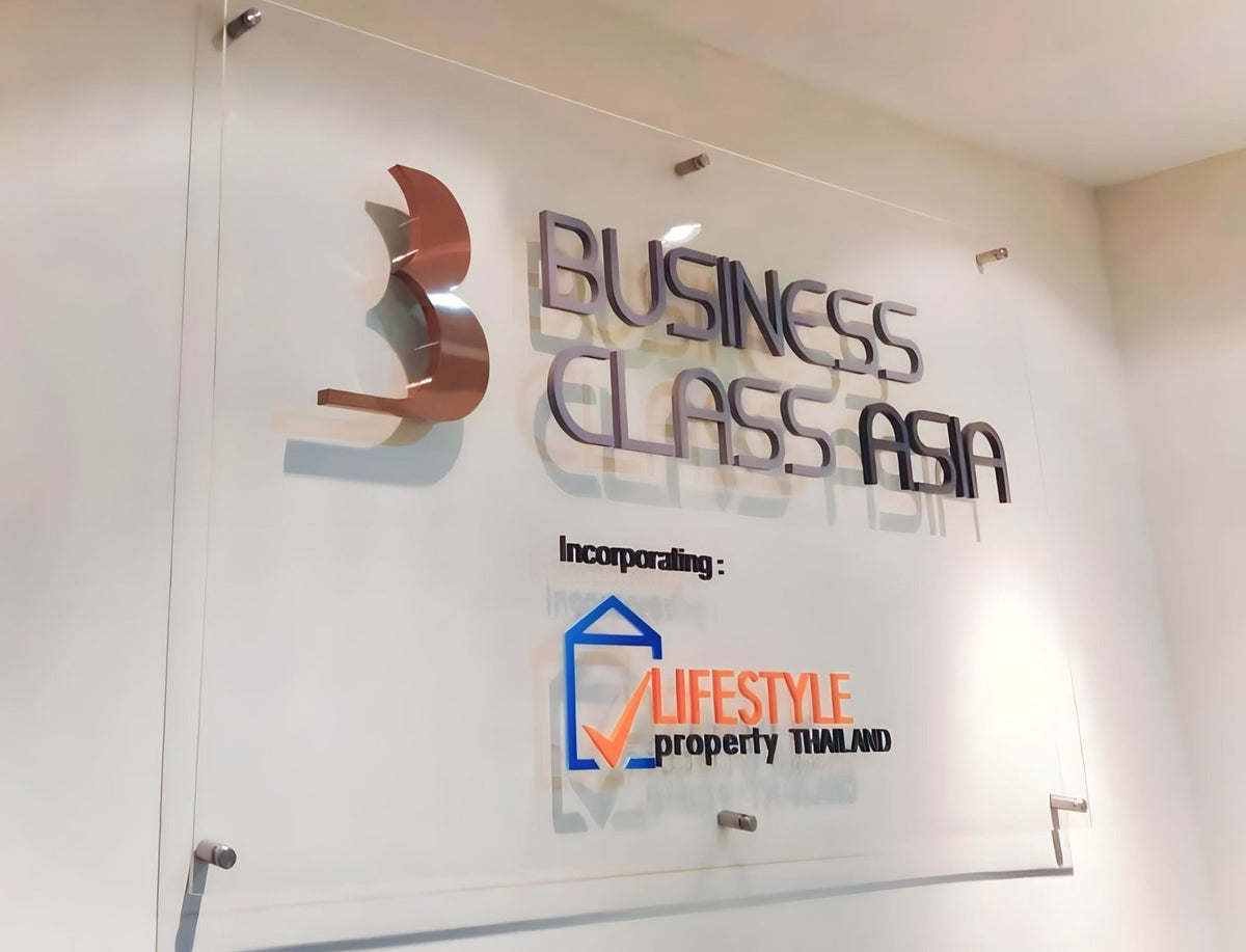 ป้ายอะคริลิคหมุดลอย Standoff ดีไซน์โมเดิร์น พิมพ์คมชัด เหมาะสำหรับป้ายบริษัทและสำนักงาน