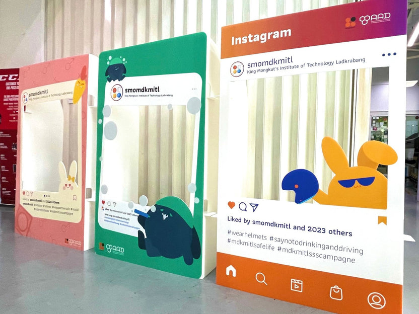 กรอบป้าย Instagram และ Facebook ดีไซน์เหมือนหน้าฟีดโซเชียล เหมาะสำหรับงานอีเวนต์ งานถ่ายภาพ และกิจกรรมโปรโมชัน