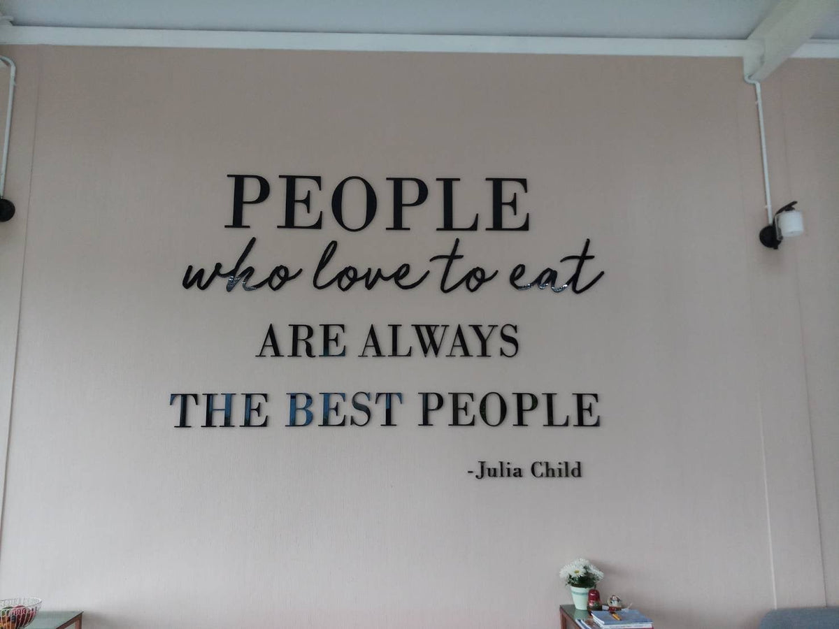 ป้ายไดคัทอะคริลิค ตัวนูน พิมพ์คมชัด ดีไซน์สวยหรู แข็งแรงทนทาน เหมาะสำหรับป้ายบริษัท ป้ายร้านค้า และงานตกแต่งอาคาร