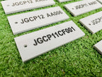เซาะร่องอะคริลิค Laser Marking งานพิมพ์และแกะสลักคมชัด เนี้ยบหรู เหมาะสำหรับป้ายชื่อ ป้ายบริษัท และงานตกแต่งพิเศษ