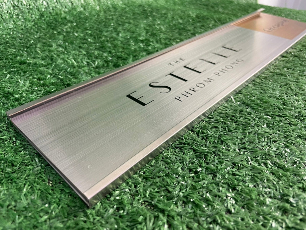 ป้ายสอด รางสอดป้ายหน้าห้อง และป้ายบอกชั้น ดีไซน์เรียบหรู ใช้งานสะดวก เหมาะสำหรับอาคารสำนักงาน โรงเรียน และโรงพยาบาล