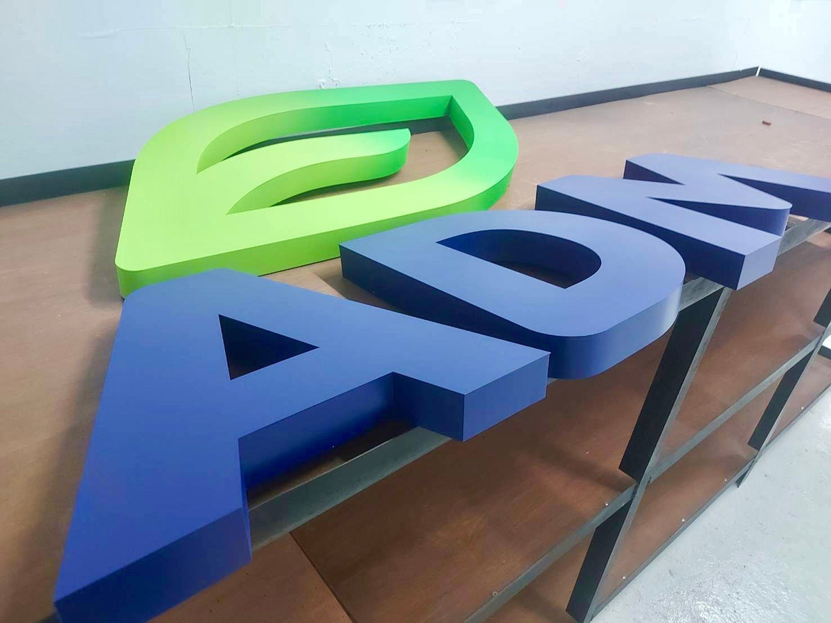 อักษรโลหะพ่นสี ป้ายโลโก้ ป้ายโลหะพ่นไล่เฉดสี ป้ายทำสี gradient ป้ายพ่นสีสวยๆ ป้ายทำสีสวยๆ - Octopus Media Solutions