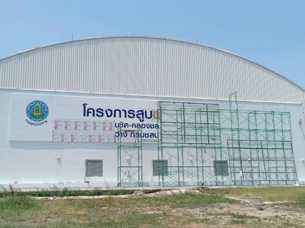 ป้ายคอมโพสิต Composite Signage แข็งแรง ทนทาน พิมพ์คมชัด เหมาะสำหรับป้ายบริษัท อาคาร โครงการ และงานโฆษณากลางแจ้ง
