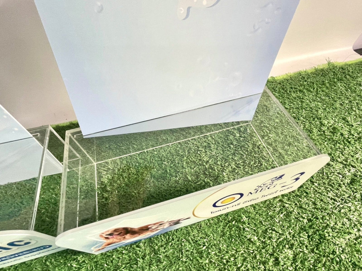 ดิสเพลย์ชั้นวางสินค้าอะคริลิค โปร่งใส ดีไซน์หรูหรา เหมาะสำหรับโชว์สินค้าและงานแสดงสินค้า