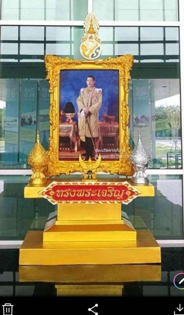 ซุ้มเฉลิมพระเกียรติ ป้ายในหลวง - Octopus Media Solutions