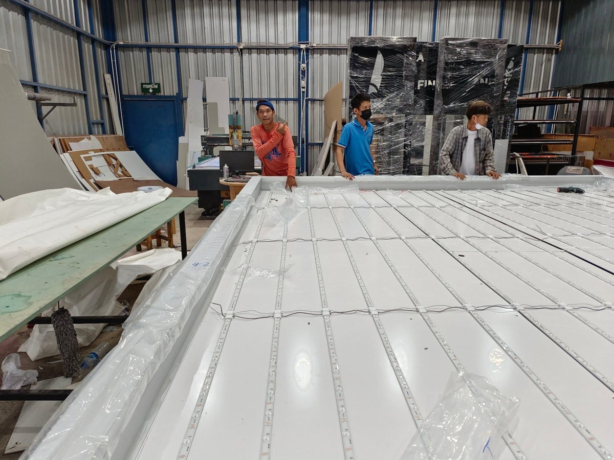 ป้ายไฟ LED กล่องไฟ กรอบอลูมิเนียม น้ำหนักเบา ทนทาน เหมาะสำหรับร้านค้า ป้ายบริษัท และงานอีเวนต์