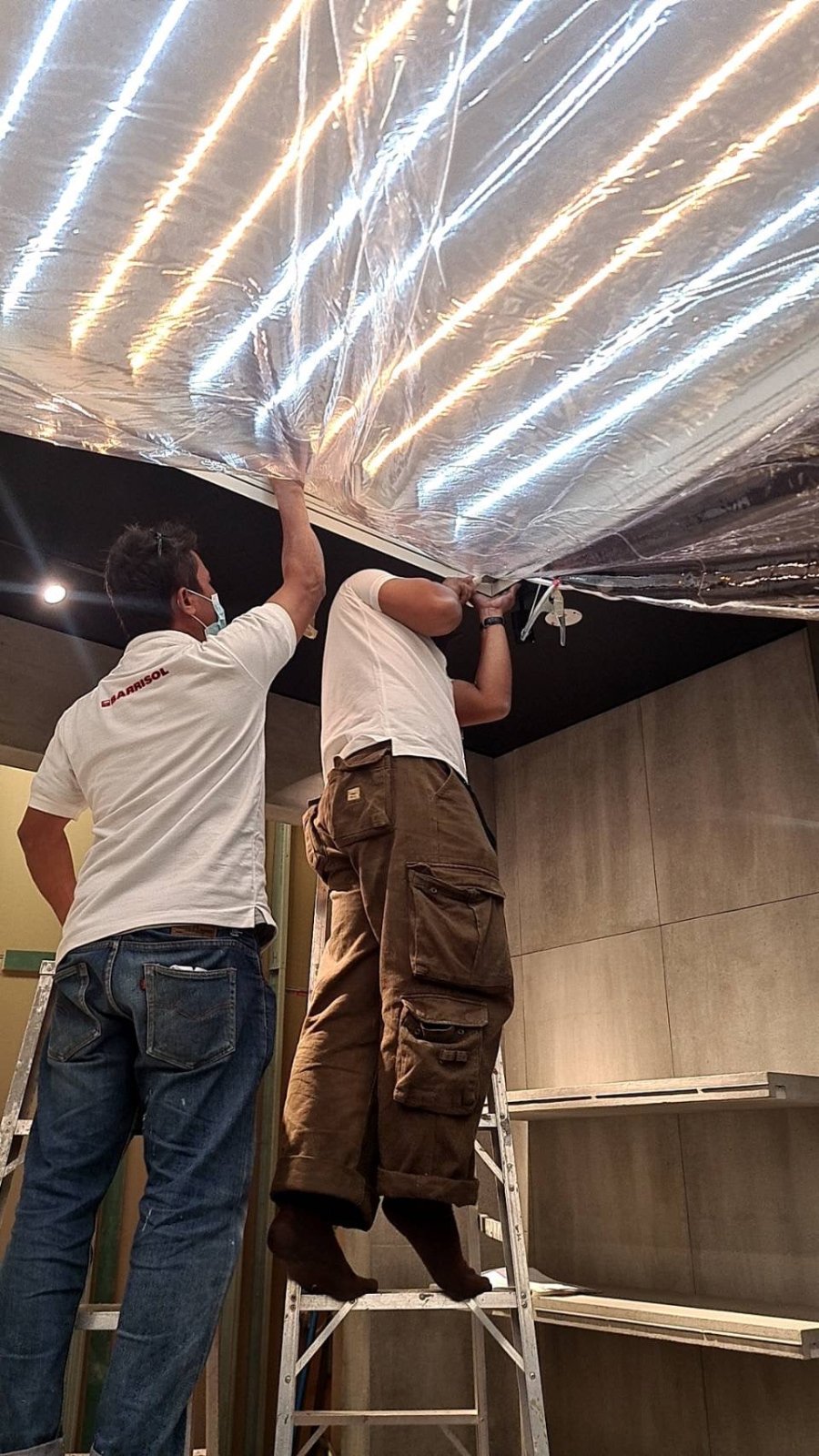 ฝ้ากล่องไฟผ้าบารีซอล Barrisol Stretched Ceiling กระจายแสงนุ่มนวล ดีไซน์หรูหรา เหมาะสำหรับออฟฟิศ ห้างสรรพสินค้า และโชว์รูม