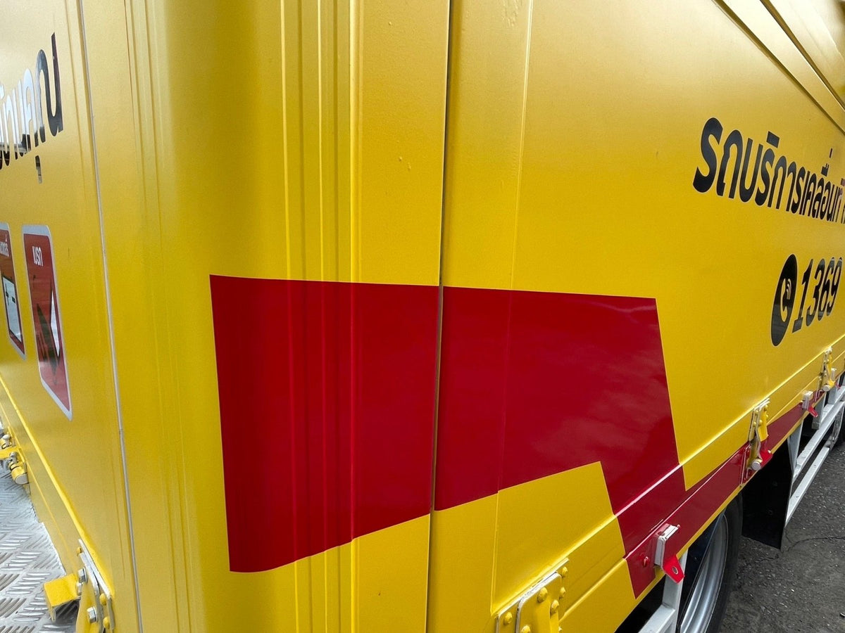 สติ๊กเกอร์ติดรถสี่ล้อใหญ่ Truck Wrap Sticker พิมพ์คมชัด วัสดุทนทาน เหมาะสำหรับโฆษณา โปรโมชัน และตกแต่งรถเพื่อเพิ่มเอกลักษณ์