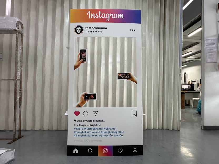 กรอบป้าย Instagram และ Facebook ดีไซน์เหมือนหน้าฟีดโซเชียล เหมาะสำหรับงานอีเวนต์ งานถ่ายภาพ และกิจกรรมโปรโมชัน