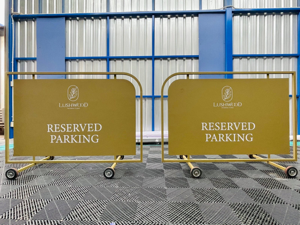 ป้ายล้อเลื่อน ป้ายตั้งมีล้อลาก และที่กั้นจอดรถ เคลื่อนย้ายสะดวก แข็งแรง ทนทาน เหมาะสำหรับงานจราจร ความปลอดภัย และป้ายเตือน