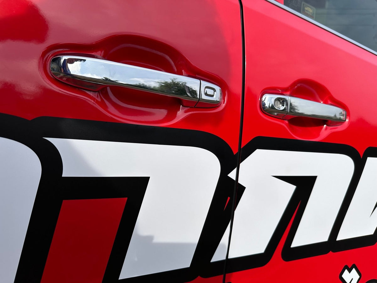 สติ๊กเกอร์ติดรถตู้ Van Wrap Sticker พิมพ์คมชัด วัสดุทนทาน เหมาะสำหรับโฆษณา โปรโมชัน และตกแต่งรถเพื่อสร้างเอกลักษณ์