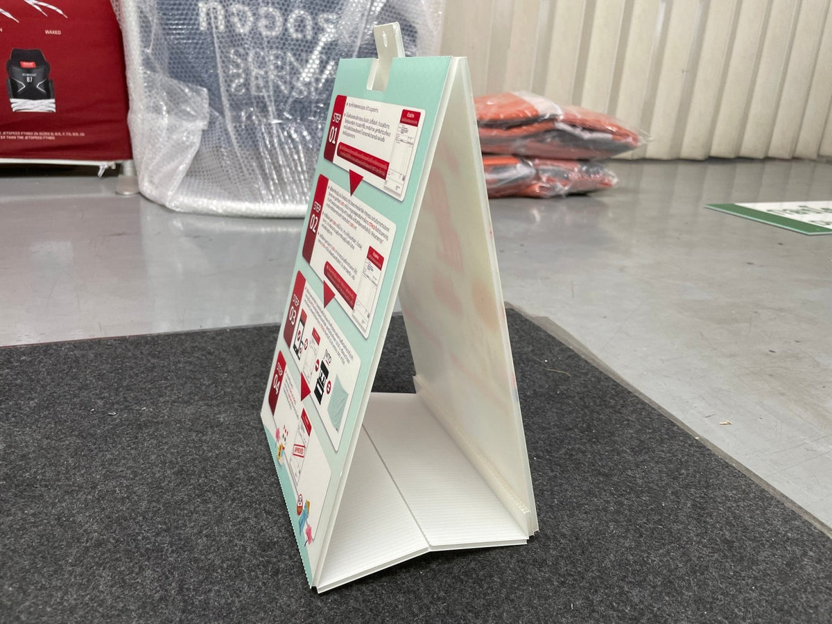 เต้นท์การ์ด สแตนดี้ตั้งโต๊ะ ป้ายตั้งฟิวเจอร์บอร์ด และป้ายสามเหลี่ยมตั้งโต๊ะ พิมพ์คมชัด เหมาะสำหรับเมนู โปรโมชั่น และป้ายโฆษณา