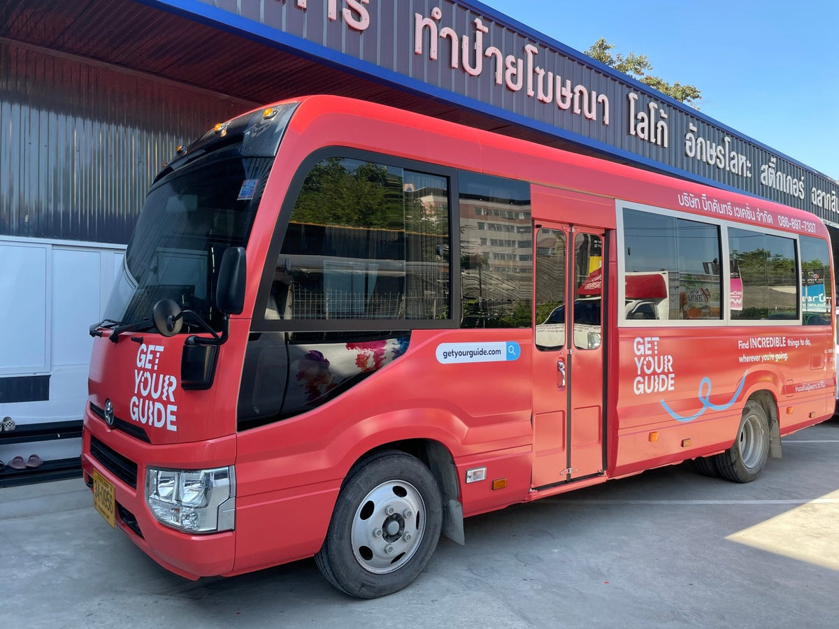 สติ๊กเกอร์ติดรถบัส Bus Wrap Sticker พิมพ์คมชัด วัสดุทนทาน เหมาะสำหรับงานโฆษณา โปรโมชัน และตกแต่งรถบัสให้โดดเด่น