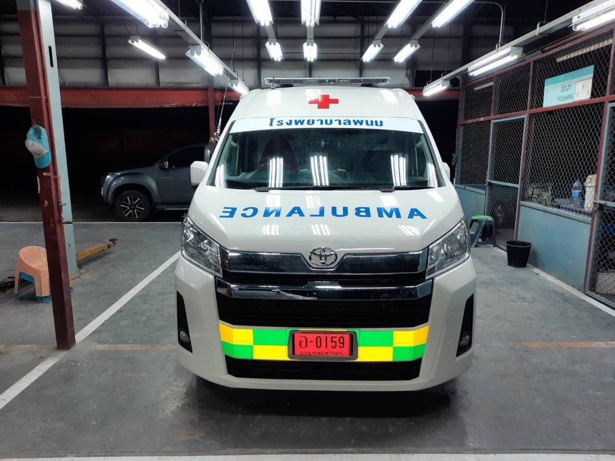 สติ๊กเกอร์ติดรถฉุกเฉิน Ambulance Sticker พิมพ์คมชัด สะท้อนแสงได้ เหมาะสำหรับรถพยาบาล รถกู้ชีพ และยานพาหนะฉุกเฉินทุกประเภท