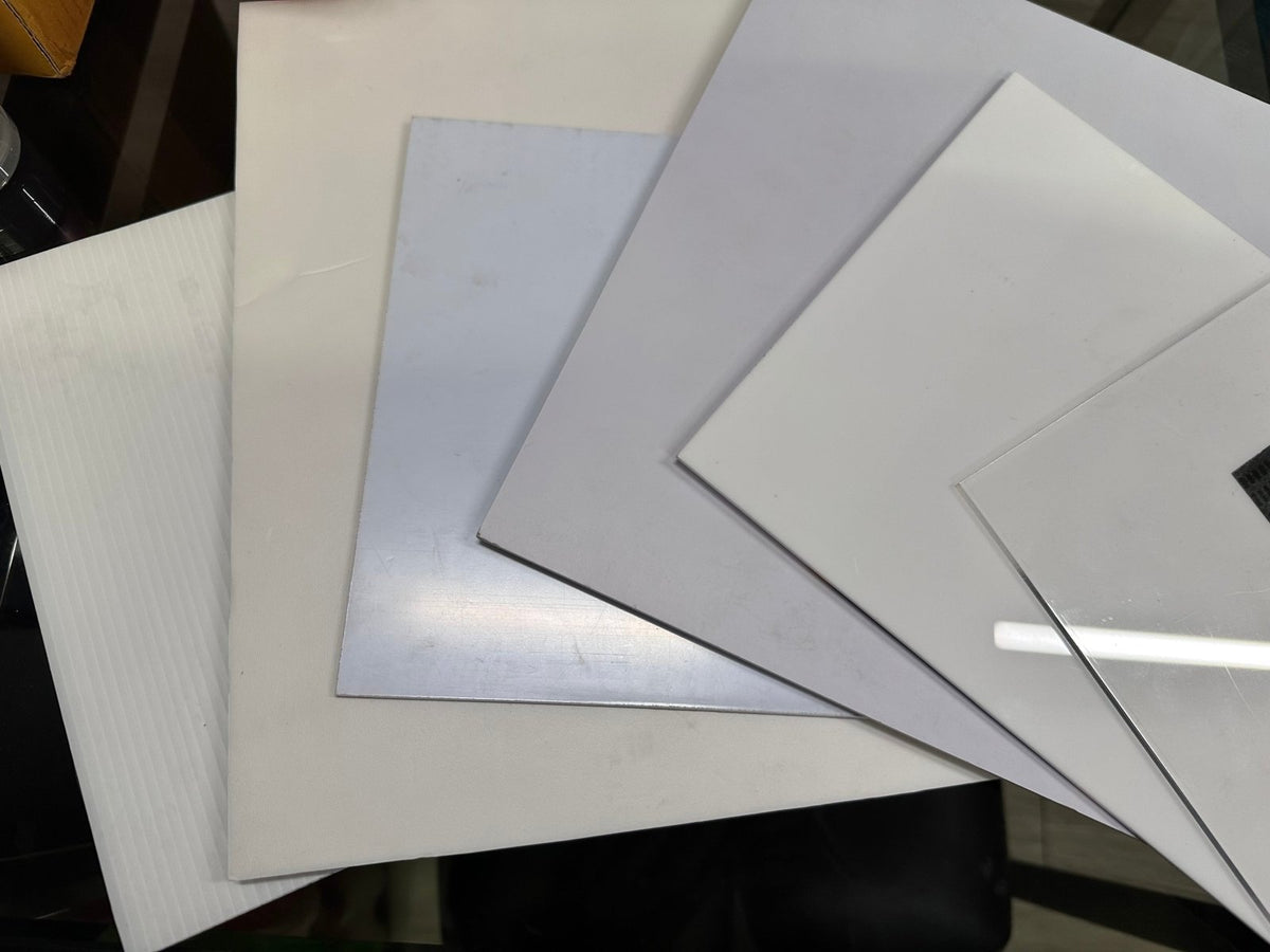 วัสดุพลาสติก พิมพ์ Inkjet เปรียบเทียบคุณภาพ สีสด คมชัด เหมาะสำหรับงานพิมพ์และป้ายโฆษณา