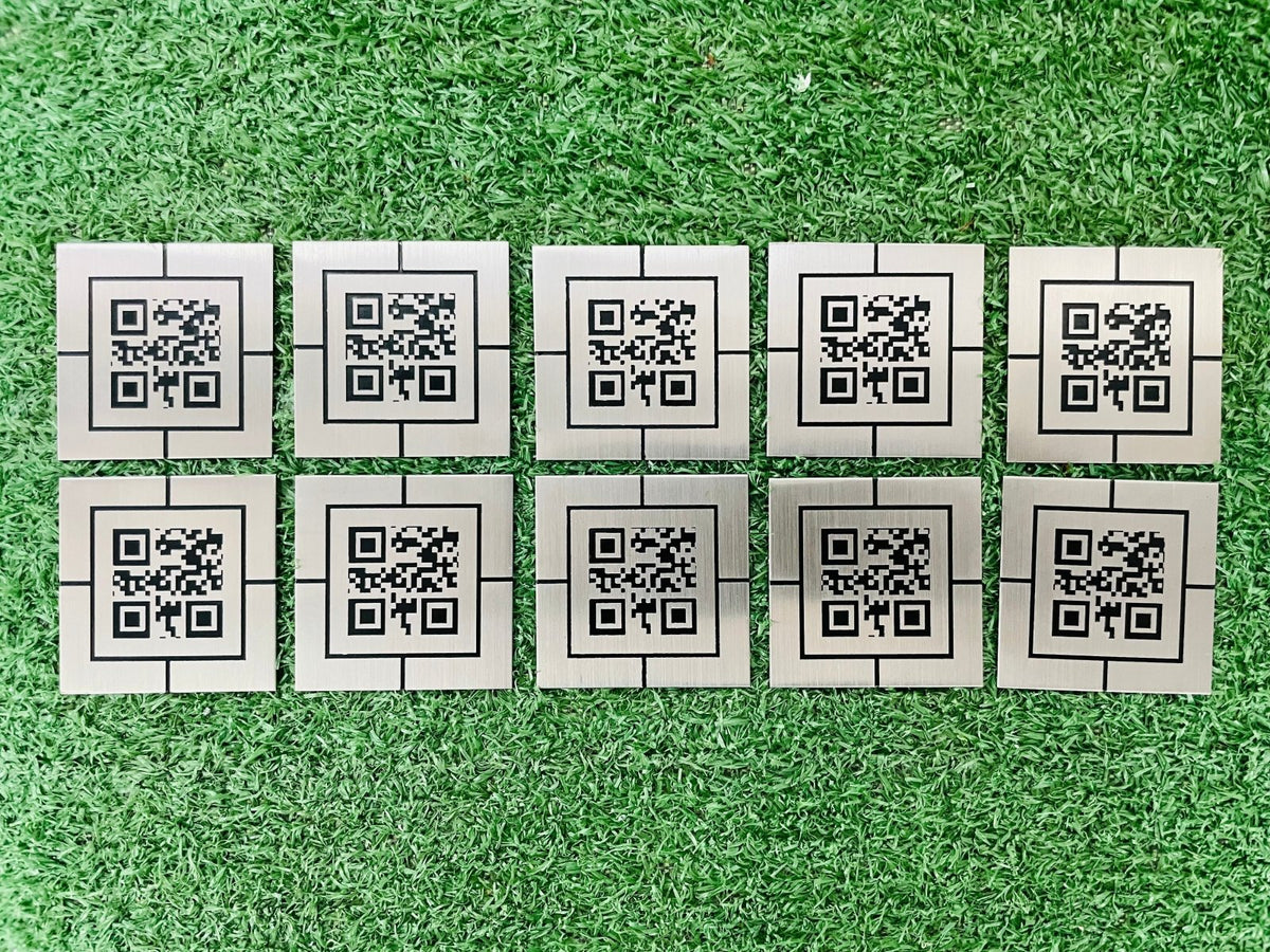 ป้ายสแตนเลสเงินแฮร์ไลน์ ผิวด้านหรูหรา แข็งแรง ทนทาน เหมาะสำหรับป้ายบริษัทและงานตกแต่งอาคาร