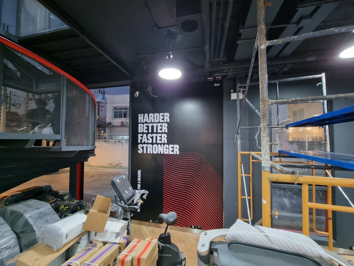 ป้ายฟิตเนส ตกแต่งยิม สปอร์ตคลับ ดีไซน์ทันสมัย พิมพ์คมชัด เหมาะสำหรับสปอร์ตคลับและศูนย์ออกกำลังกาย