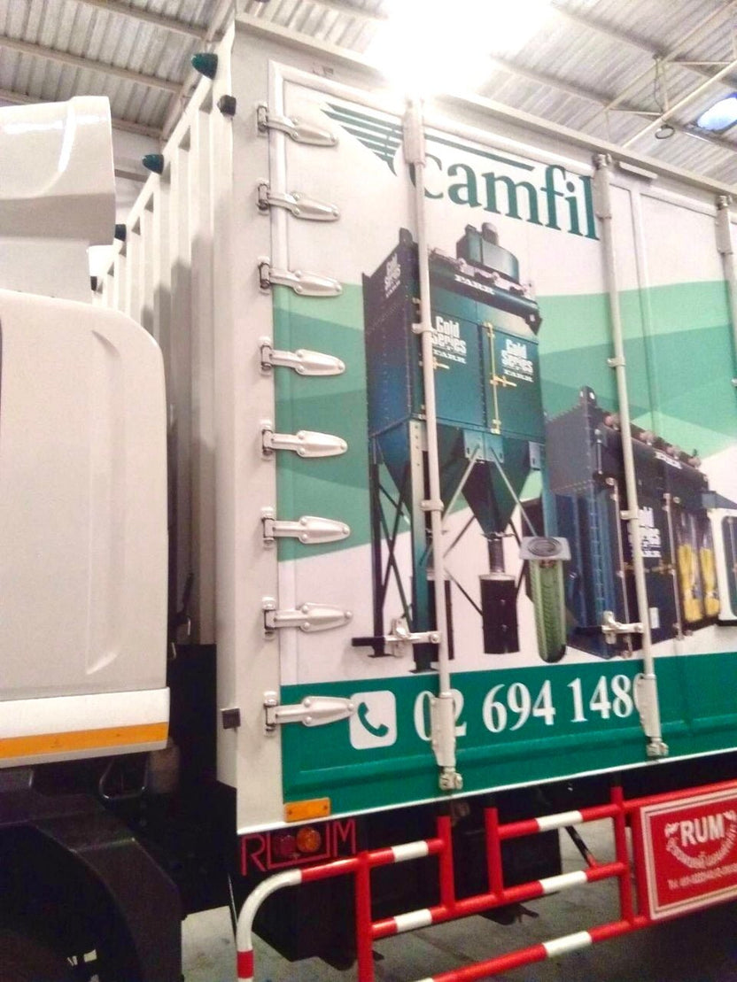 สติ๊กเกอร์ติดรถ 6 ล้อ พิมพ์คมชัด วัสดุทนทาน เหมาะสำหรับโฆษณา โปรโมชัน และสร้างเอกลักษณ์แบรนด์