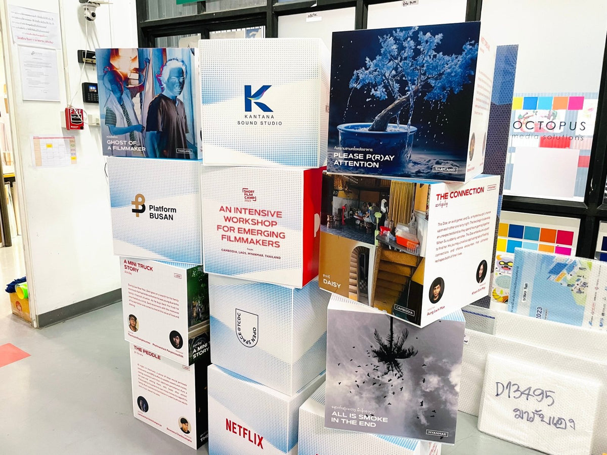 กล่องลูกเต๋า กล่องฟิวเจอร์บอร์ดทรงลูกเต๋า พิมพ์คมชัด เหมาะสำหรับงานอีเวนต์ และดิสเพลย์สินค้า