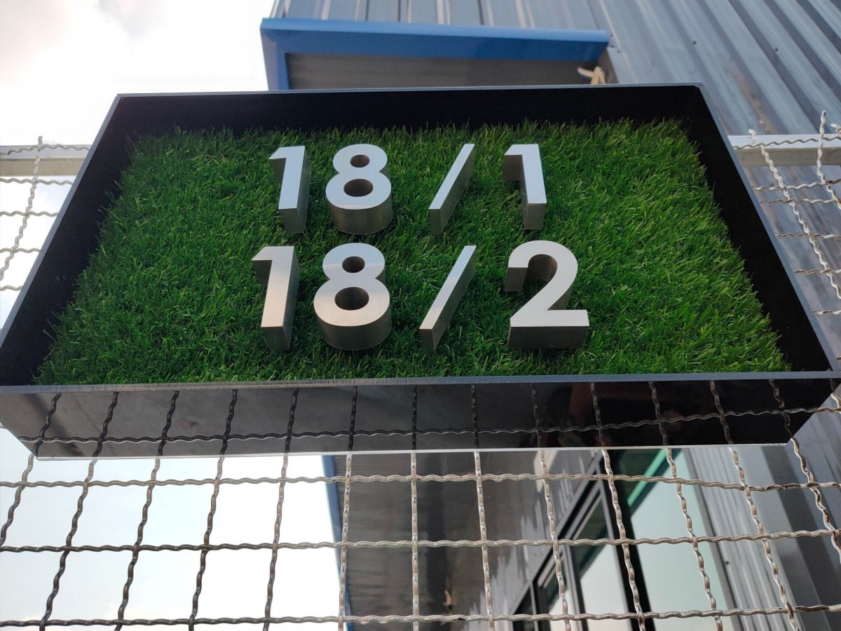 ป้ายบ้านเลขที่ และป้ายเลขที่ห้อง พิมพ์คมชัด ดีไซน์หรูหรา ทนทาน เหมาะสำหรับบ้าน อาคารชุด คอนโด และสำนักงาน