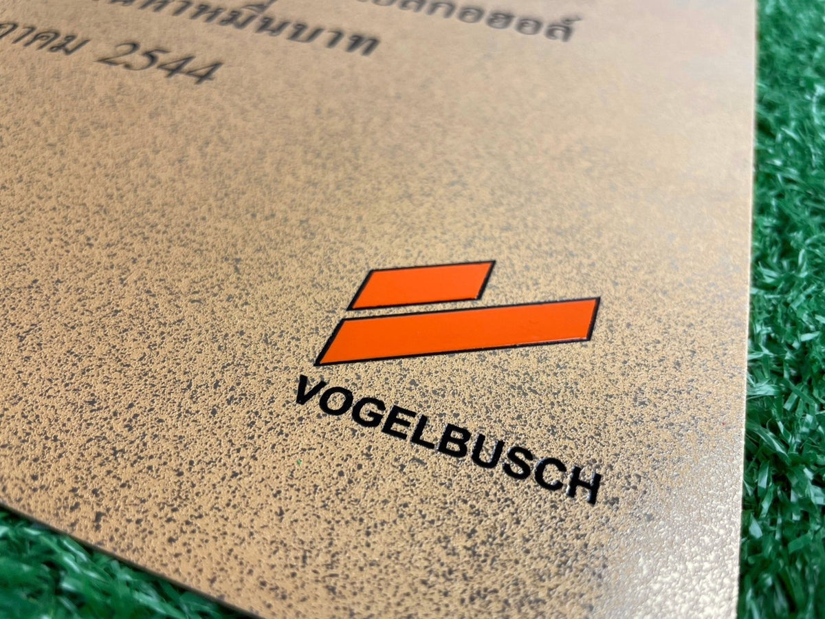 ป้ายทองเหลือง กัดกรด กัดทราย ดีไซน์หรูหรา แข็งแรง เหมาะสำหรับองค์กร หน่วยงาน และอาคารหรู