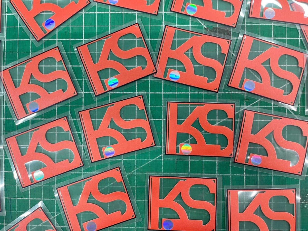 พิมพ์แผ่นใส พิมพ์พลาสติกใส และป้ายพลาสติก พิมพ์คมชัด ทนทาน โปร่งใส เหมาะสำหรับงานป้าย งานตกแต่ง และบรรจุภัณฑ์สินค้า