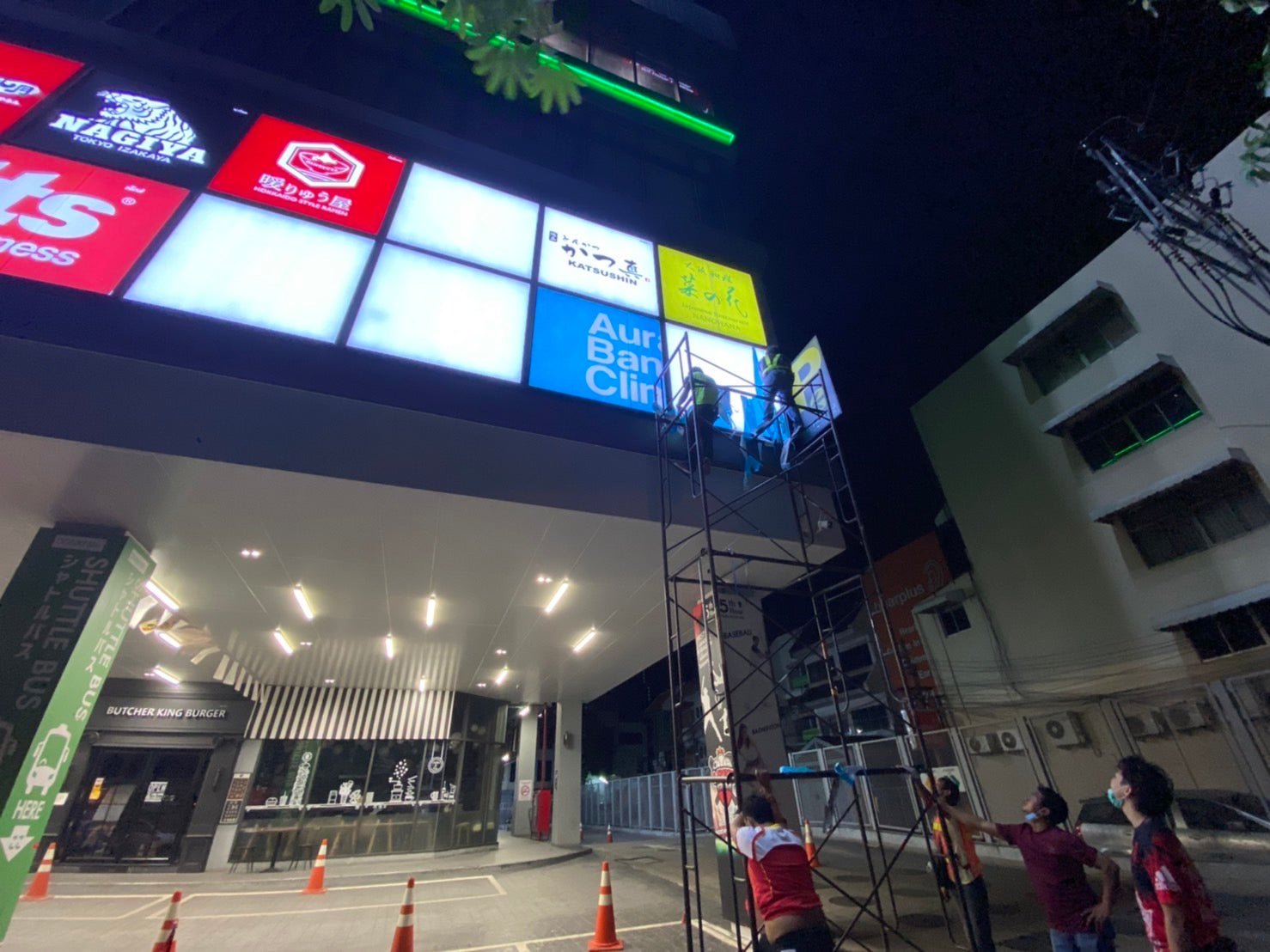 ติดตั้งป้ายตั้งนั่งร้าน แข็งแรง ปลอดภัย เหมาะสำหรับอาคารสูง งานก่อสร้าง และป้ายขนาดใหญ่