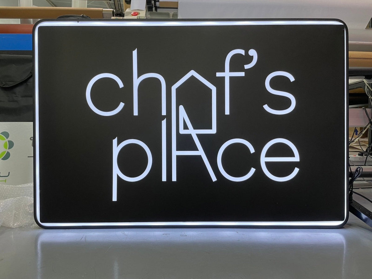 ป้ายไฟสำเร็จรูป Light Box ดีไซน์กะทัดรัด ติดตั้งง่าย สว่างคมชัด เหมาะสำหรับป้ายโฆษณา หน้าร้าน และงานโปรโมชัน