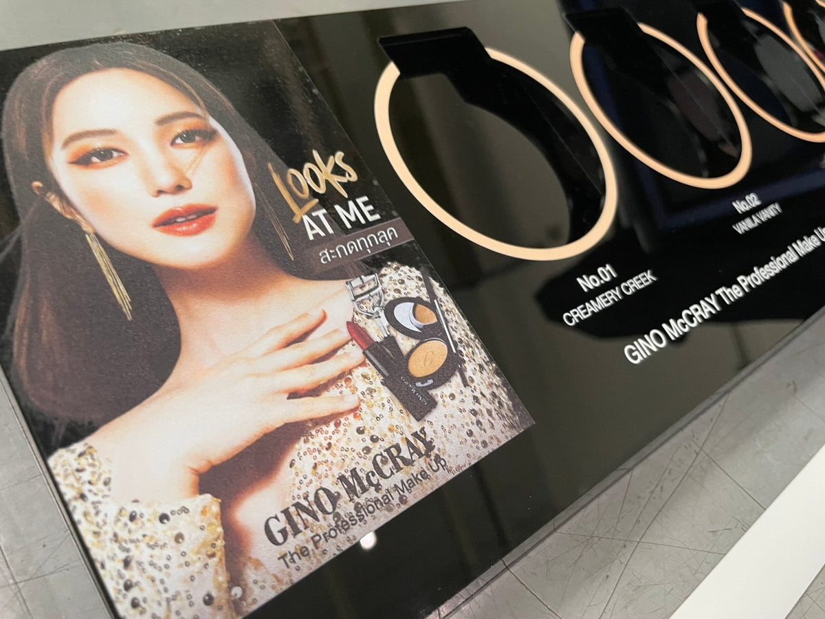 ดิสเพลย์ชั้นวางสินค้าอะคริลิค โปร่งใส ดีไซน์หรูหรา เหมาะสำหรับโชว์สินค้าและงานแสดงสินค้า