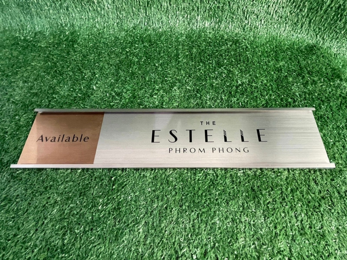 ป้ายสอด รางสอดป้ายหน้าห้อง และป้ายบอกชั้น ดีไซน์เรียบหรู ใช้งานสะดวก เหมาะสำหรับอาคารสำนักงาน โรงเรียน และโรงพยาบาล