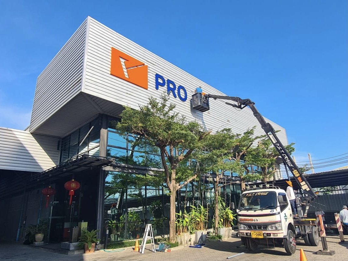 ป้ายตัวอักษรสแตนเลส Stainless Steel Letter Signage หรูหรา แข็งแรง ทนทาน เหมาะสำหรับป้ายบริษัท อาคาร และงานตกแต่ง