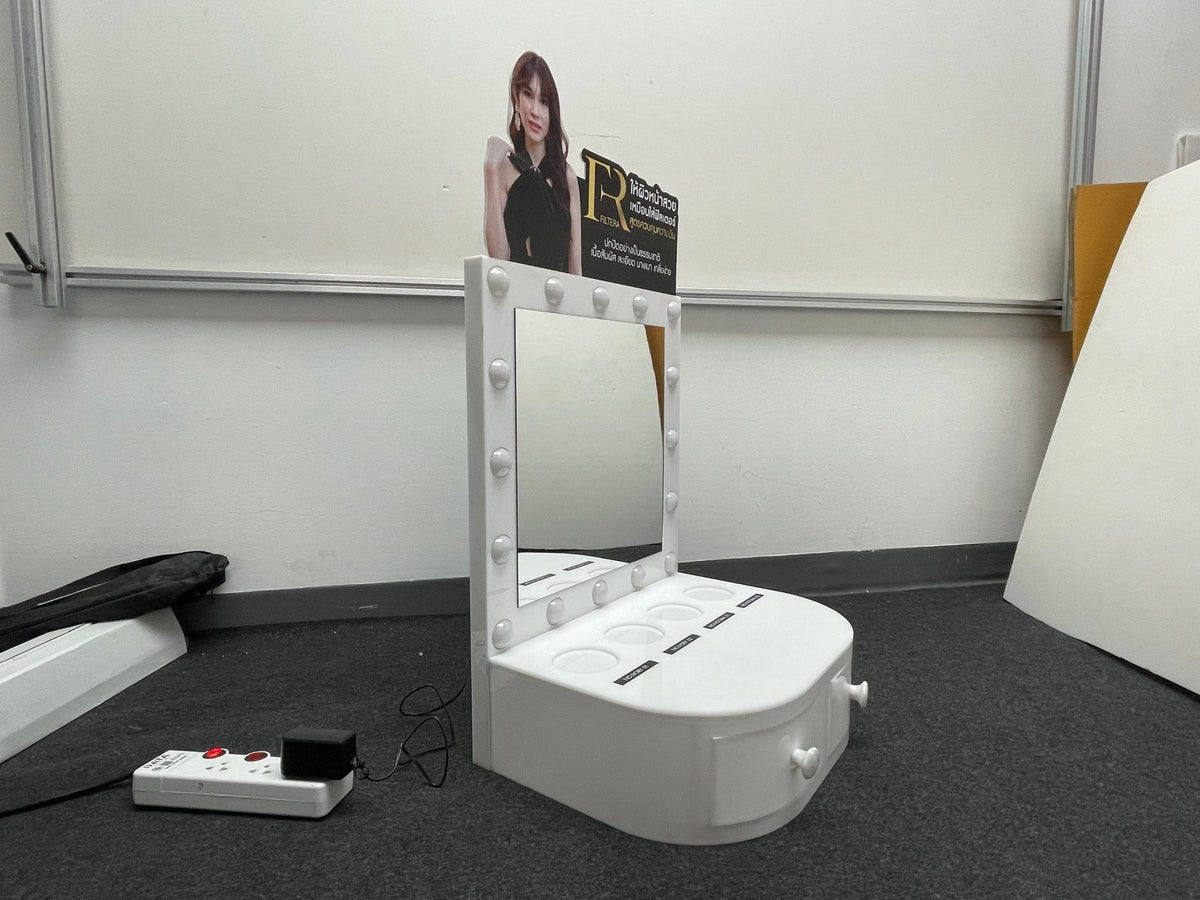 Shelf Display แท่นวางสินค้า แท่นวางเครื่องสำอาง ดีไซน์สวย เหมาะสำหรับโชว์สินค้าในร้านและงานโปรโมชัน