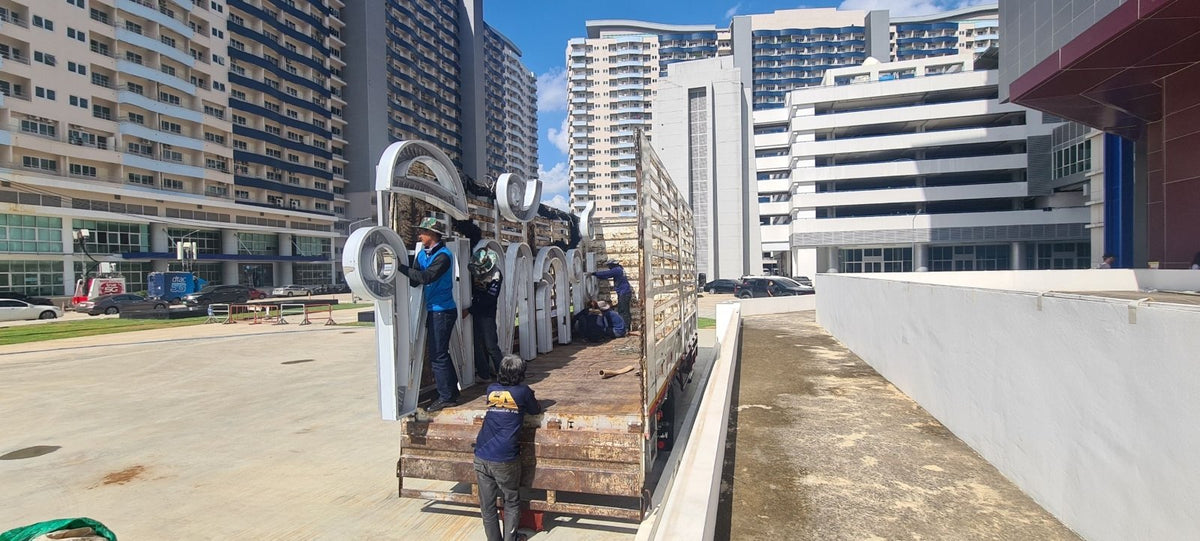 ป้ายชื่ออาคาร อักษรไฟสแตนเลส ติดอาคาร ดีไซน์หรูหรา ทนทาน สว่างโดดเด่น เหมาะสำหรับบริษัท โครงการ และอาคารสำนักงาน