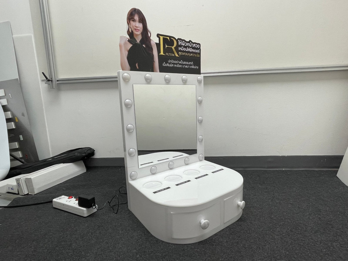 Shelf Display แท่นวางสินค้า แท่นวางเครื่องสำอาง ดีไซน์สวย เหมาะสำหรับโชว์สินค้าในร้านและงานโปรโมชัน