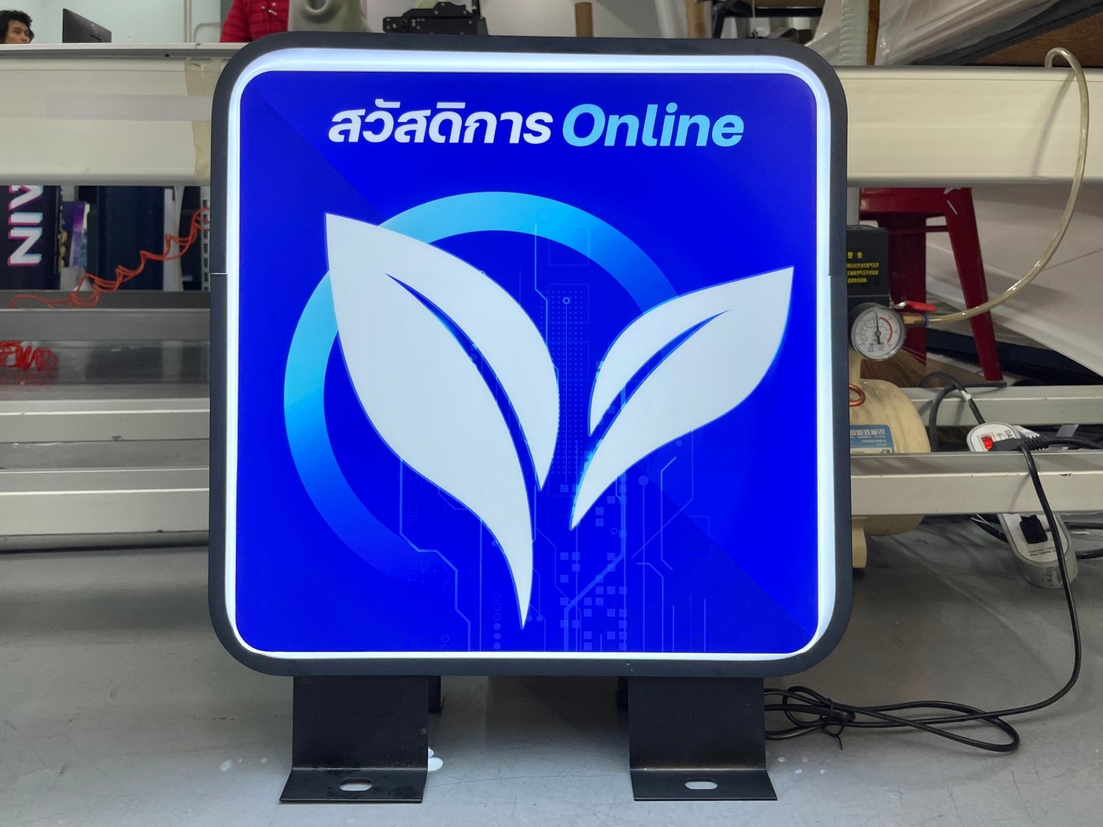 ป้ายไฟสำเร็จรูป Light Box ดีไซน์กะทัดรัด ติดตั้งง่าย สว่างคมชัด เหมาะสำหรับป้ายโฆษณา หน้าร้าน และงานโปรโมชัน