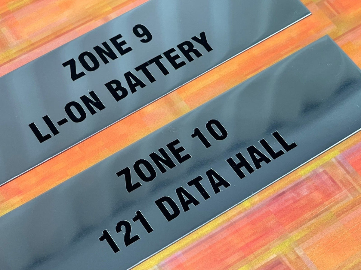 ป้ายสแตนเลส เงินเงา BA ผิวเงาเรียบหรู สะท้อนชัดเจน เหมาะสำหรับป้ายบริษัทและอาคารสำนักงาน