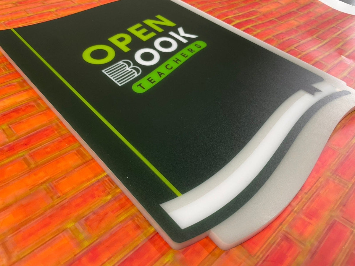 ป้ายไดคัทอะคริลิค ตัวนูน พิมพ์คมชัด ดีไซน์สวยหรู แข็งแรงทนทาน เหมาะสำหรับป้ายบริษัท ป้ายร้านค้า และงานตกแต่งอาคาร